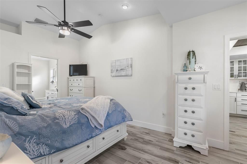 For Sale: $549,000 (3 beds, 3 baths, 2007 Square Feet)