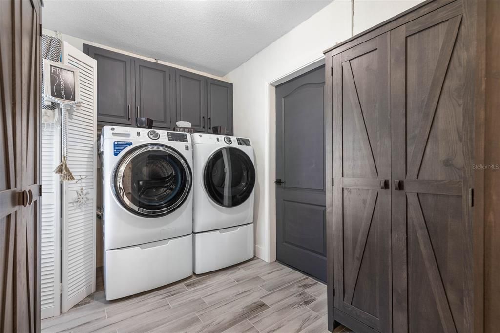 For Sale: $549,000 (3 beds, 3 baths, 2007 Square Feet)