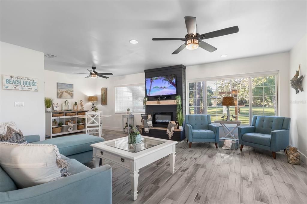 For Sale: $549,000 (3 beds, 3 baths, 2007 Square Feet)