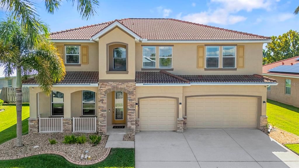 For Sale: $579,900 (5 beds, 3 baths, 3260 Square Feet)