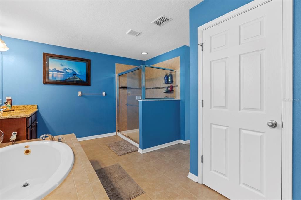 For Sale: $579,900 (5 beds, 3 baths, 3260 Square Feet)