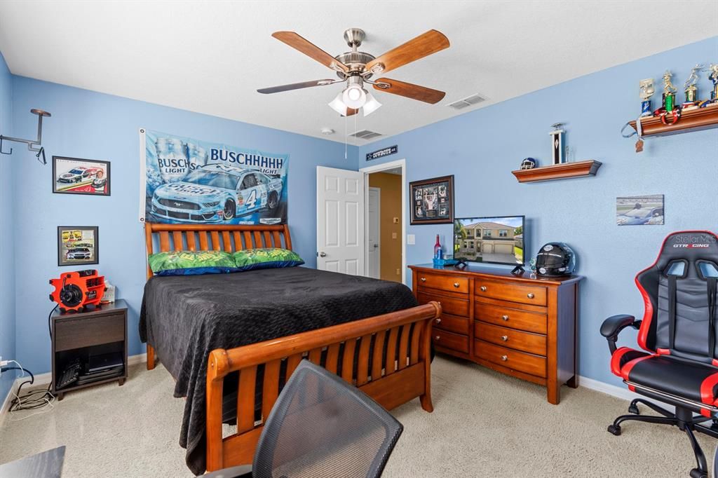 For Sale: $579,900 (5 beds, 3 baths, 3260 Square Feet)