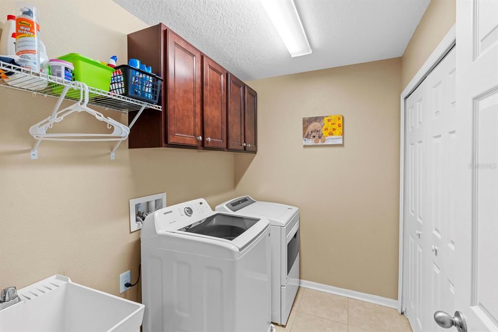 For Sale: $579,900 (5 beds, 3 baths, 3260 Square Feet)