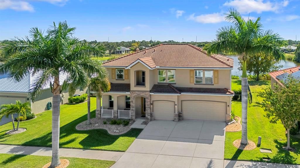 For Sale: $579,900 (5 beds, 3 baths, 3260 Square Feet)