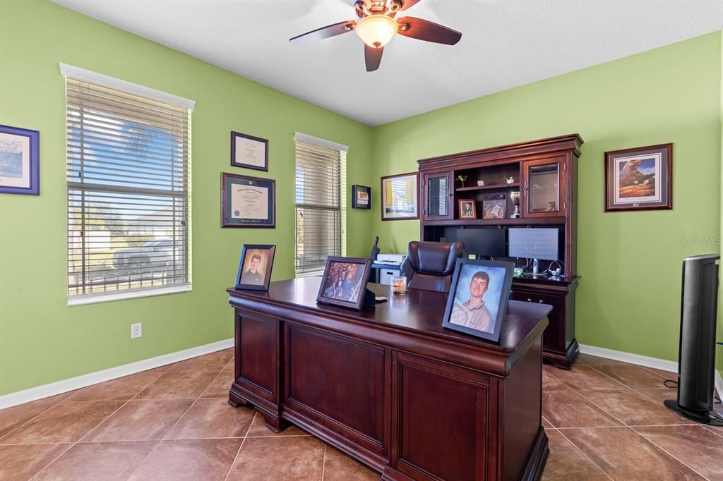 For Sale: $579,900 (5 beds, 3 baths, 3260 Square Feet)