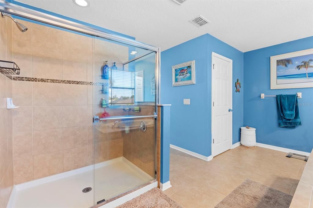 For Sale: $579,900 (5 beds, 3 baths, 3260 Square Feet)