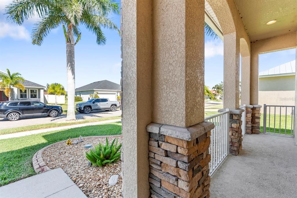 For Sale: $579,900 (5 beds, 3 baths, 3260 Square Feet)