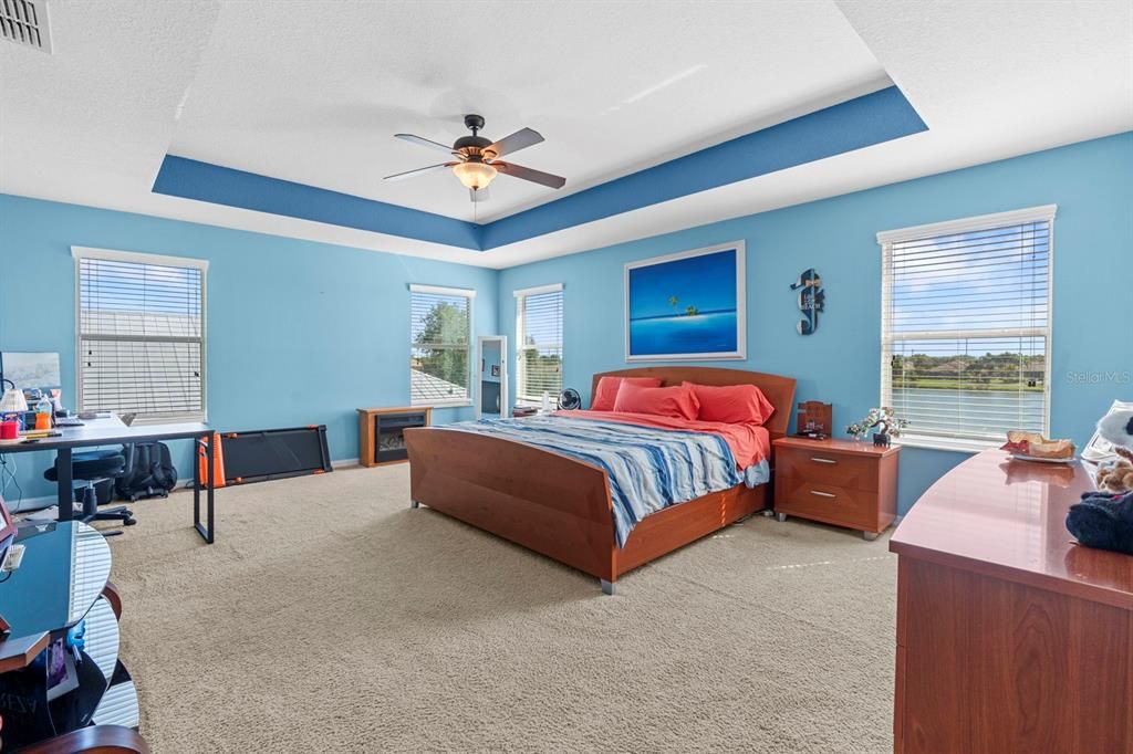 For Sale: $579,900 (5 beds, 3 baths, 3260 Square Feet)