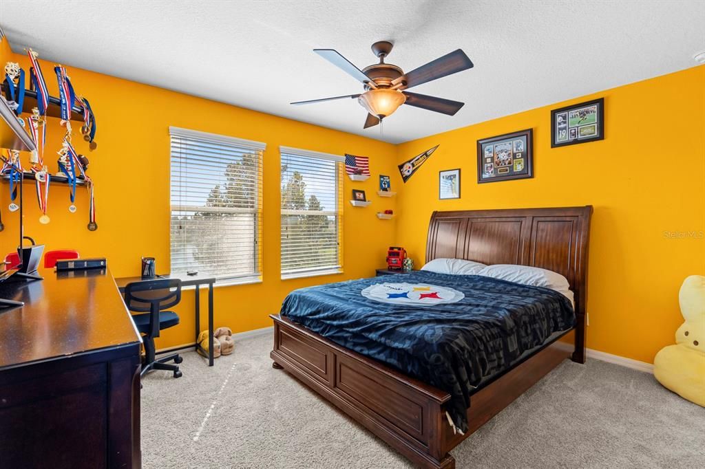 For Sale: $579,900 (5 beds, 3 baths, 3260 Square Feet)