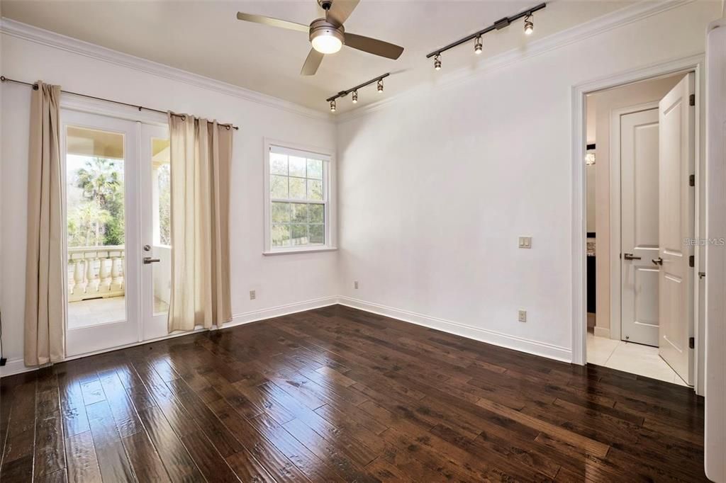 For Rent: $6,800 (6 beds, 5 baths, 5628 Square Feet)