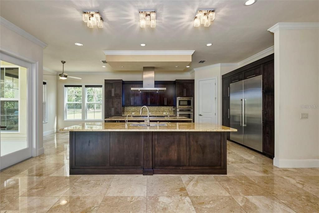 For Rent: $6,800 (6 beds, 5 baths, 5628 Square Feet)