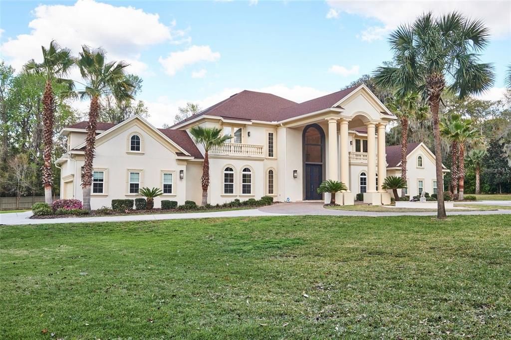 For Rent: $6,800 (6 beds, 5 baths, 5628 Square Feet)