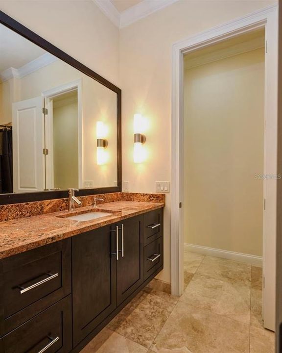 For Rent: $6,800 (6 beds, 5 baths, 5628 Square Feet)