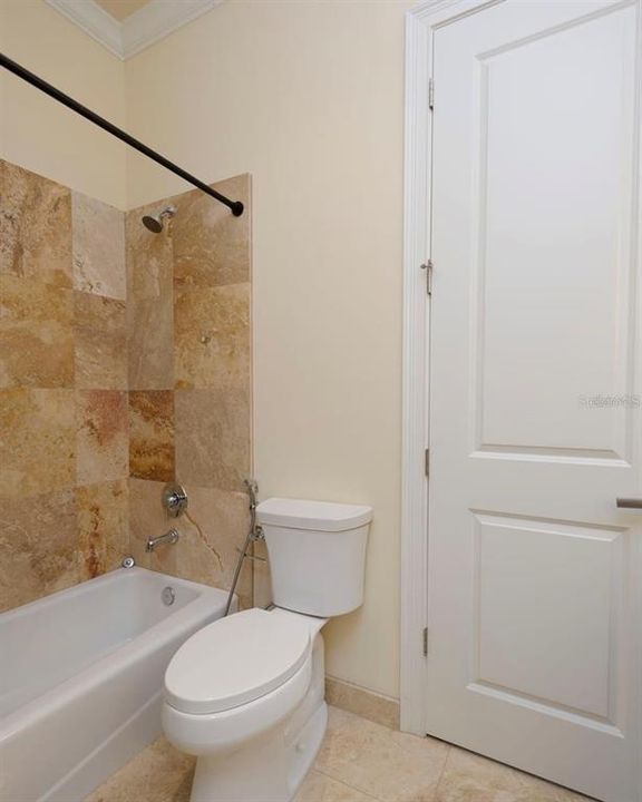 For Rent: $6,800 (6 beds, 5 baths, 5628 Square Feet)