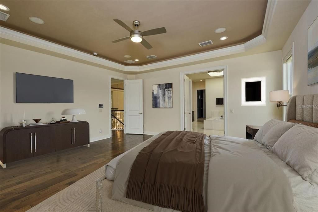 For Rent: $6,800 (6 beds, 5 baths, 5628 Square Feet)