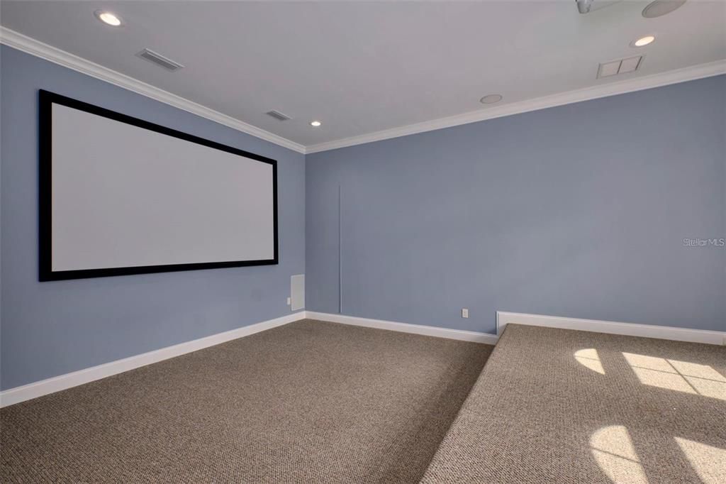 For Rent: $6,800 (6 beds, 5 baths, 5628 Square Feet)