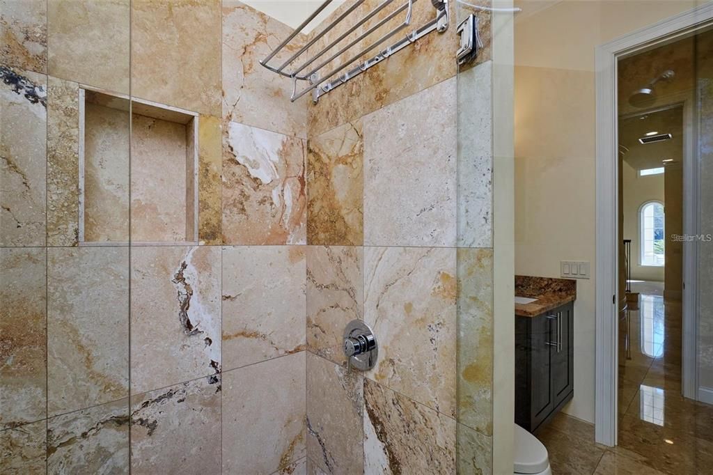 For Rent: $6,800 (6 beds, 5 baths, 5628 Square Feet)