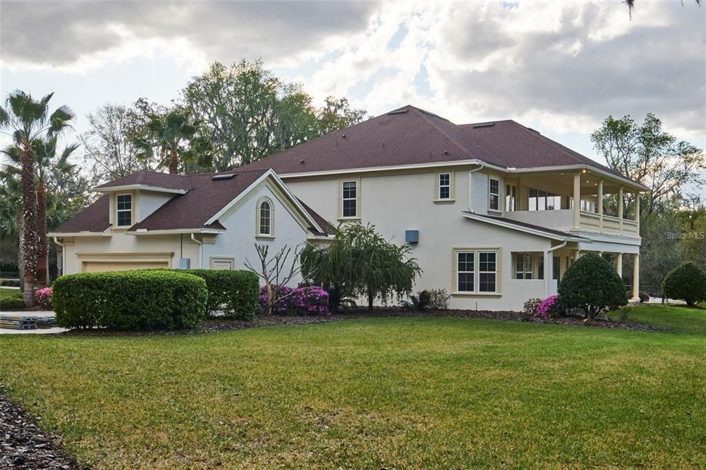 For Rent: $6,800 (6 beds, 5 baths, 5628 Square Feet)