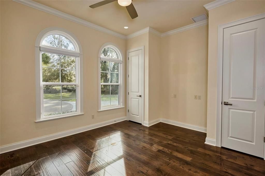 For Rent: $6,800 (6 beds, 5 baths, 5628 Square Feet)