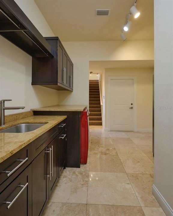 For Rent: $6,800 (6 beds, 5 baths, 5628 Square Feet)