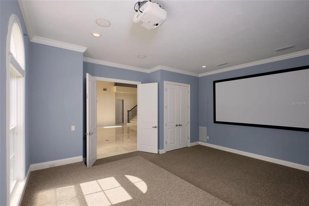 For Rent: $6,800 (6 beds, 5 baths, 5628 Square Feet)