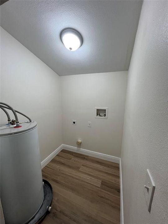 For Sale: $450,000 (3 beds, 2 baths, 1987 Square Feet)