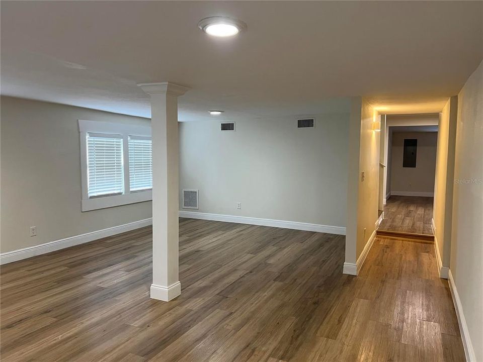 For Sale: $450,000 (3 beds, 2 baths, 1987 Square Feet)