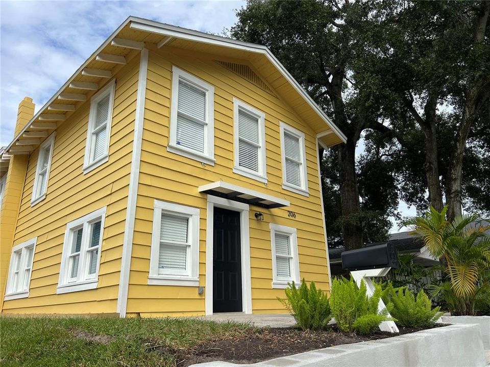 For Sale: $450,000 (3 beds, 2 baths, 1987 Square Feet)