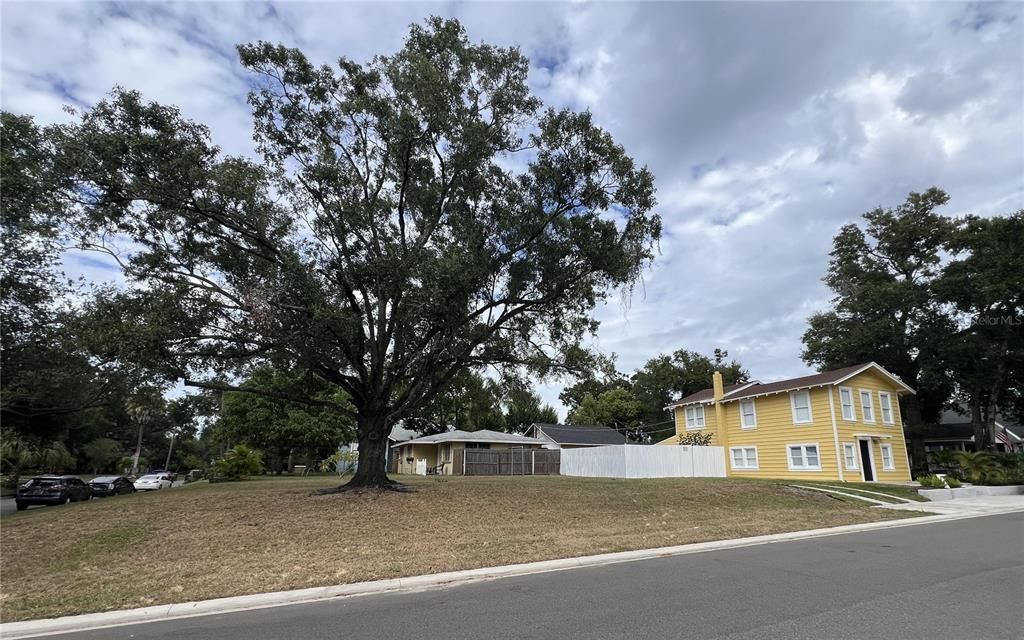 For Sale: $450,000 (3 beds, 2 baths, 1987 Square Feet)