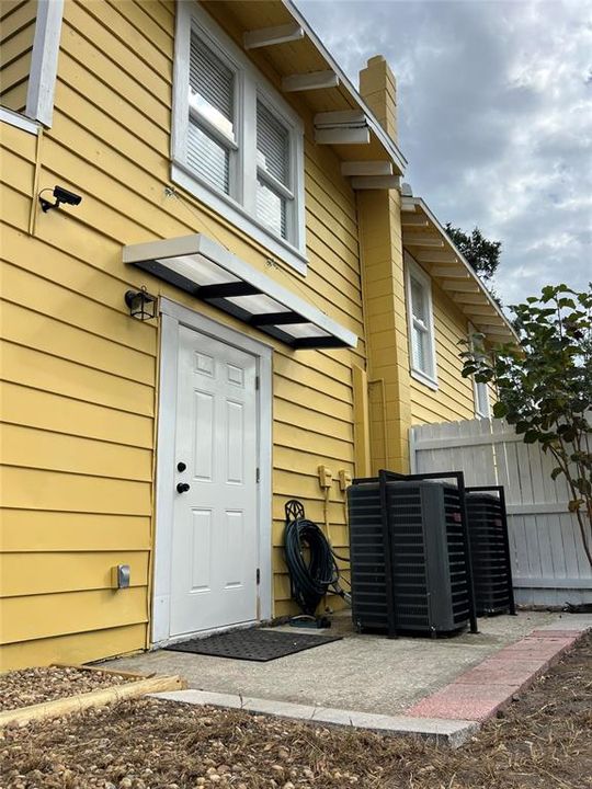 For Sale: $450,000 (3 beds, 2 baths, 1987 Square Feet)