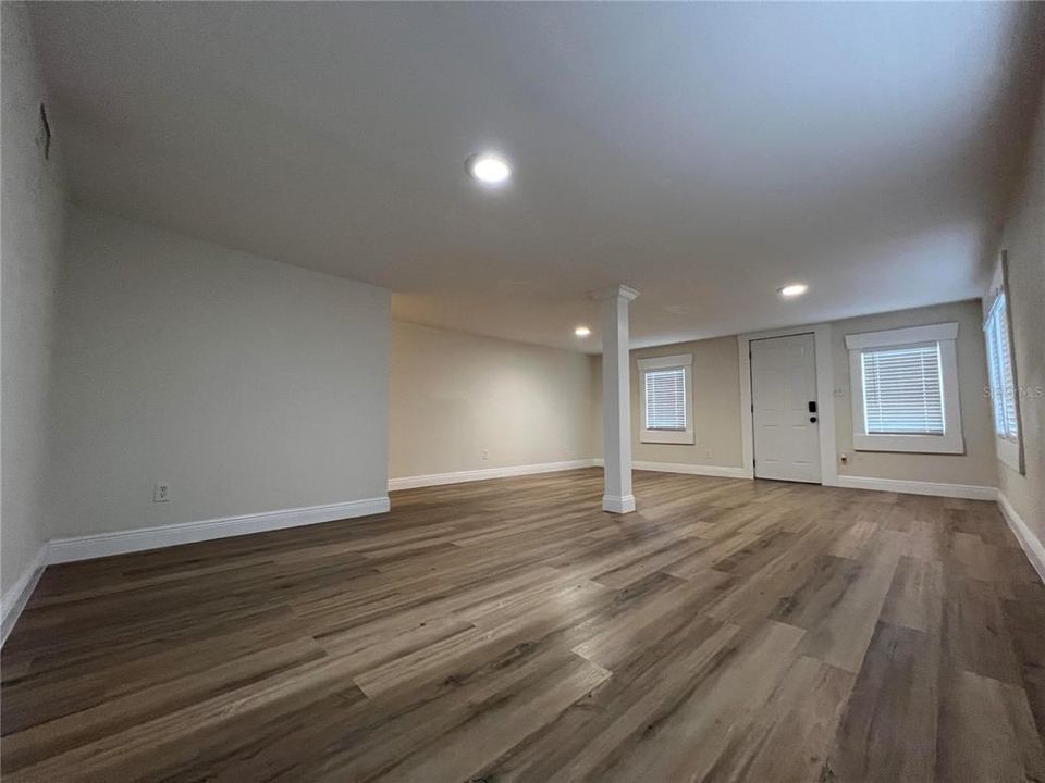 For Sale: $450,000 (3 beds, 2 baths, 1987 Square Feet)