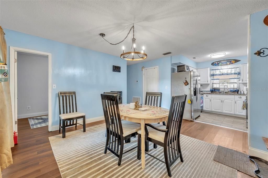 For Sale: $269,000 (3 beds, 2 baths, 1512 Square Feet)