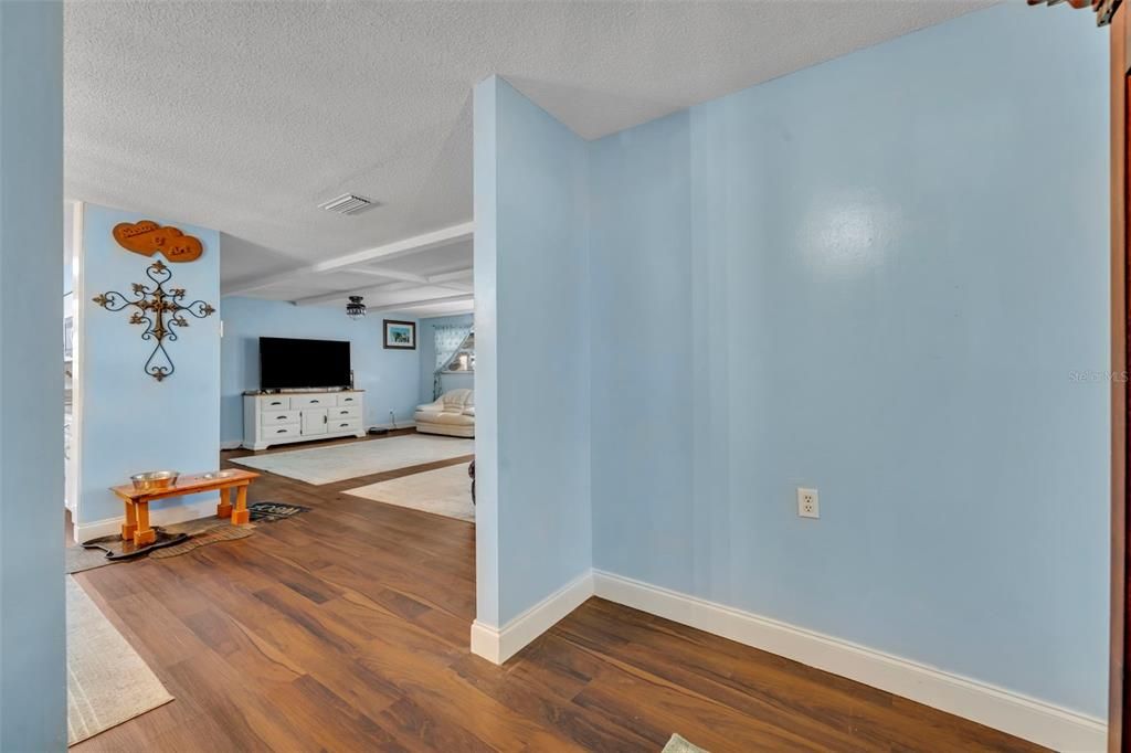 For Sale: $269,000 (3 beds, 2 baths, 1512 Square Feet)