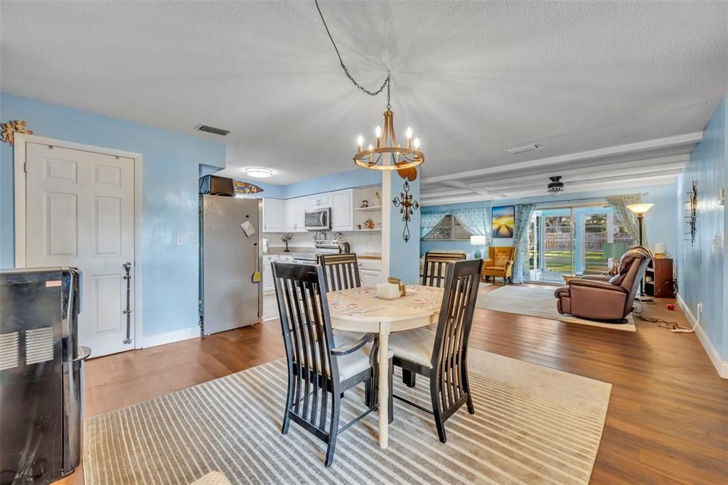 For Sale: $269,000 (3 beds, 2 baths, 1512 Square Feet)