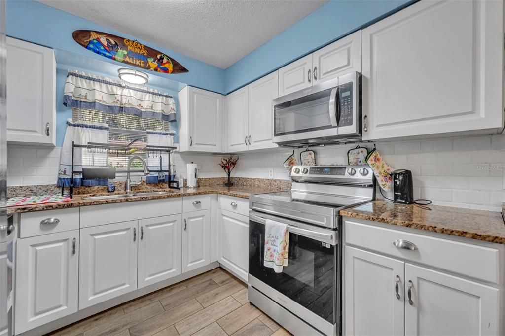 For Sale: $269,000 (3 beds, 2 baths, 1512 Square Feet)