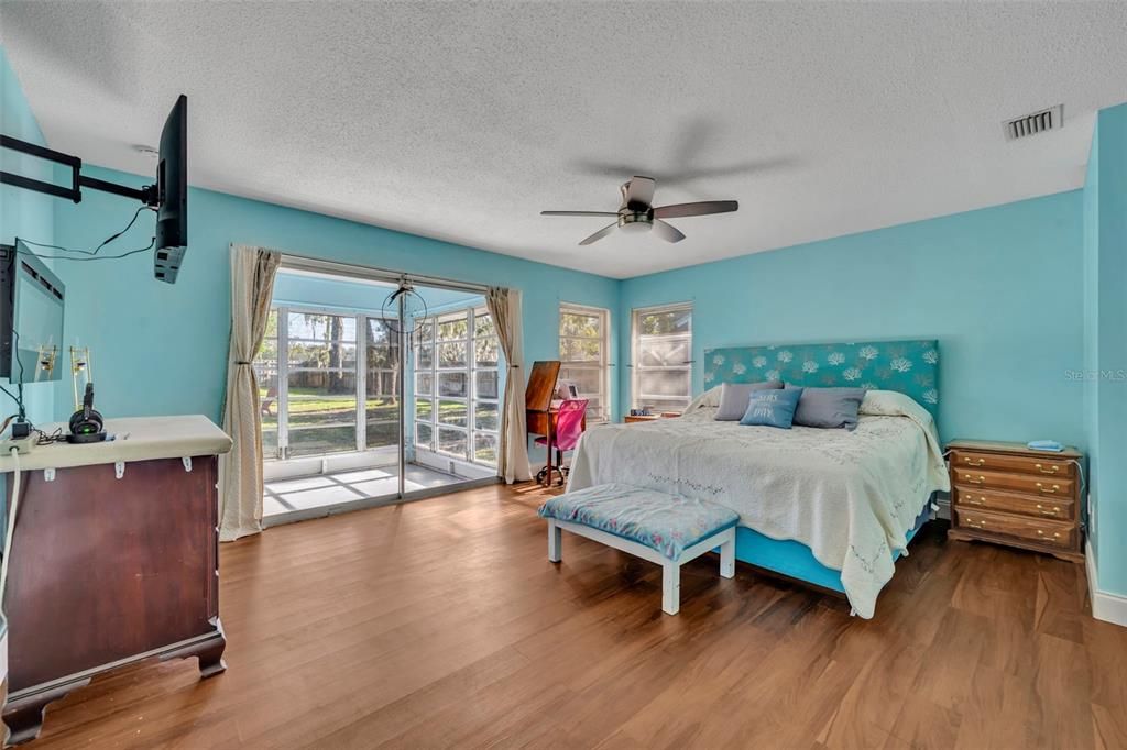 For Sale: $269,000 (3 beds, 2 baths, 1512 Square Feet)