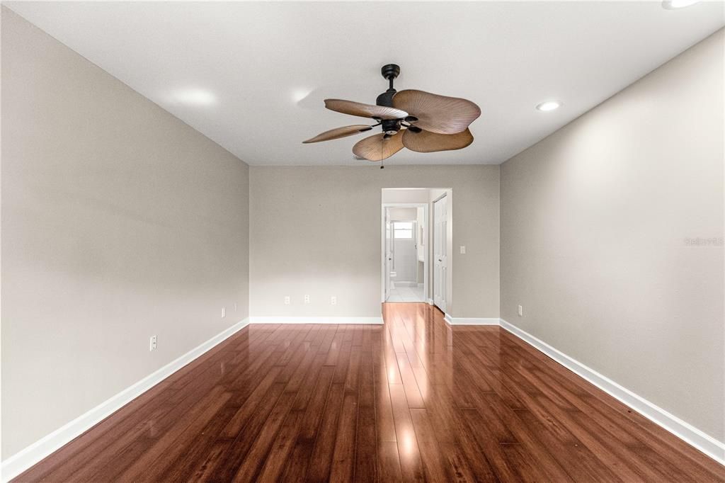 For Sale: $150,000 (2 beds, 2 baths, 1644 Square Feet)