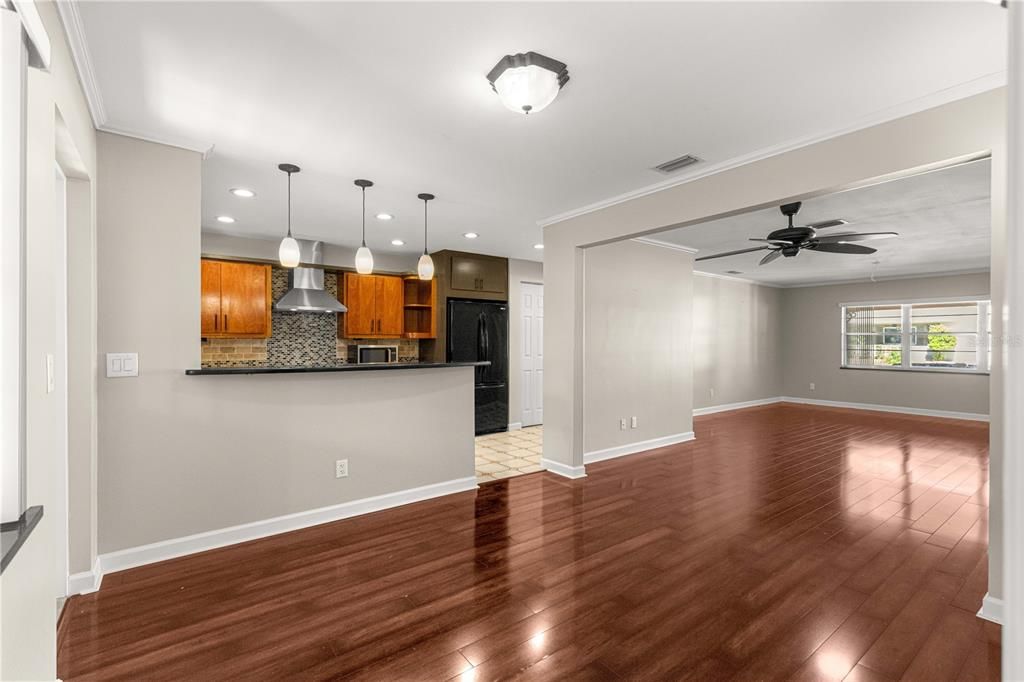 For Sale: $150,000 (2 beds, 2 baths, 1644 Square Feet)