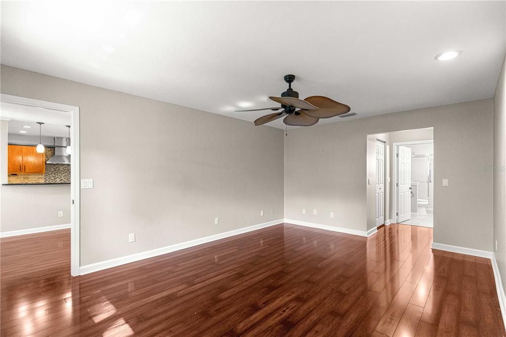 For Sale: $150,000 (2 beds, 2 baths, 1644 Square Feet)