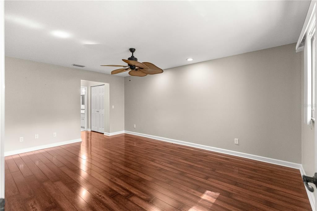 For Sale: $150,000 (2 beds, 2 baths, 1644 Square Feet)