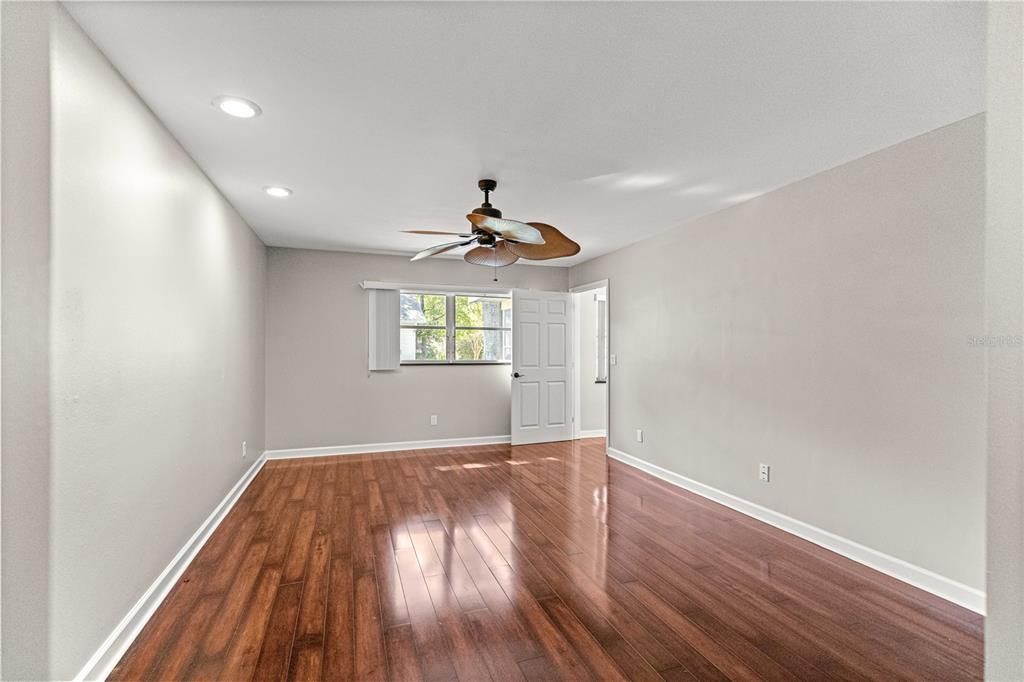 For Sale: $150,000 (2 beds, 2 baths, 1644 Square Feet)