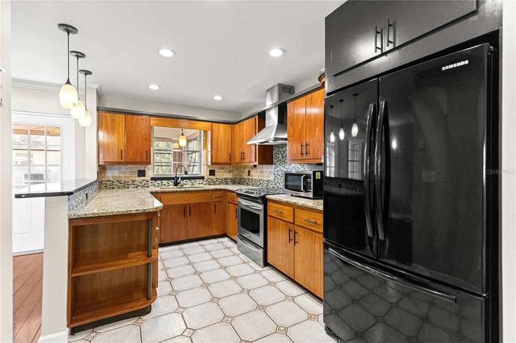 For Sale: $150,000 (2 beds, 2 baths, 1644 Square Feet)