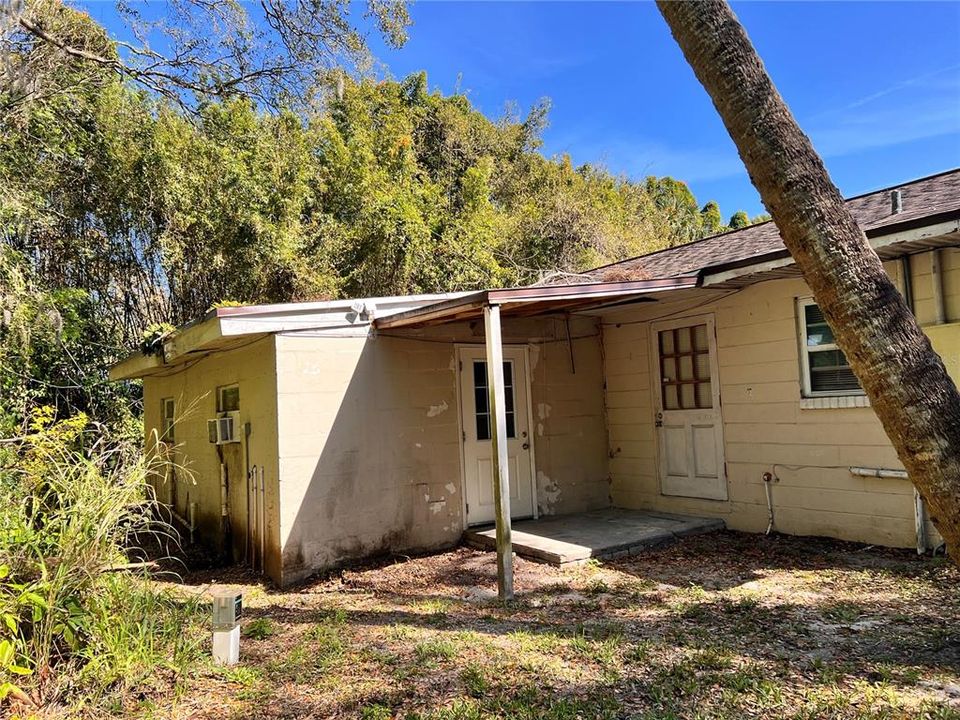 Recently Rented: $625 (1 beds, 1 baths, 300 Square Feet)