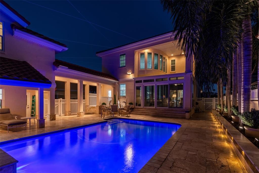 En Venta: $2,299,000 (3 camas, 3 baños, 4950 Pies cuadrados)