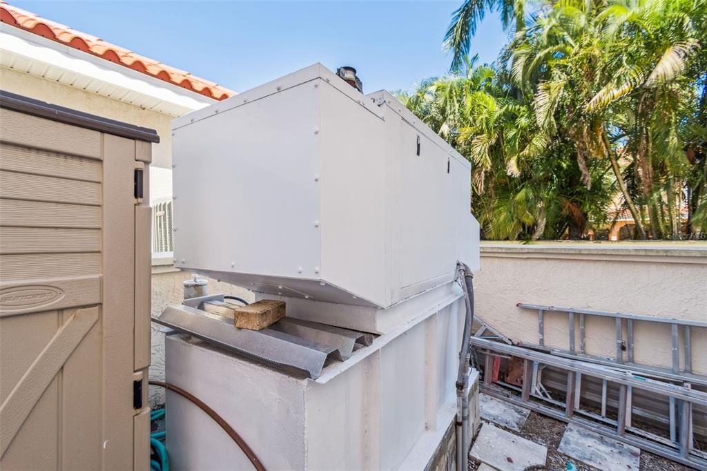 En Venta: $2,299,000 (3 camas, 3 baños, 4950 Pies cuadrados)