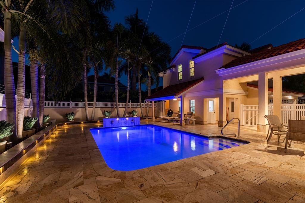 En Venta: $2,299,000 (3 camas, 3 baños, 4950 Pies cuadrados)