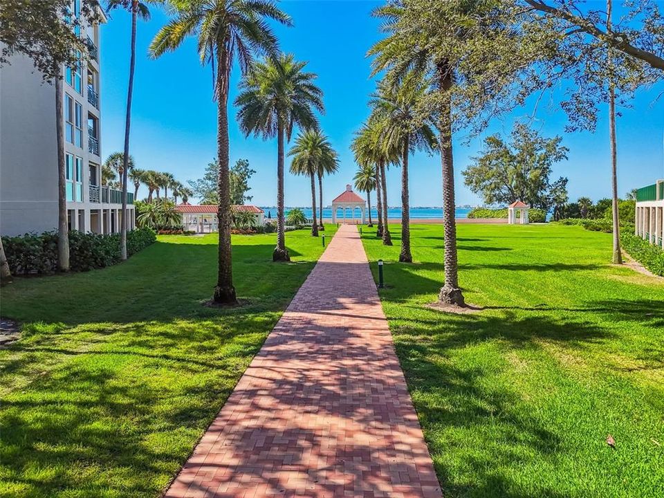 En Venta: $2,299,000 (3 camas, 3 baños, 4950 Pies cuadrados)