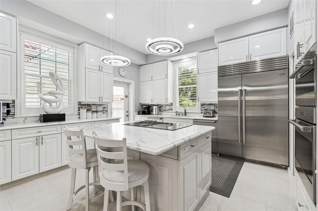 En Venta: $2,299,000 (3 camas, 3 baños, 4950 Pies cuadrados)