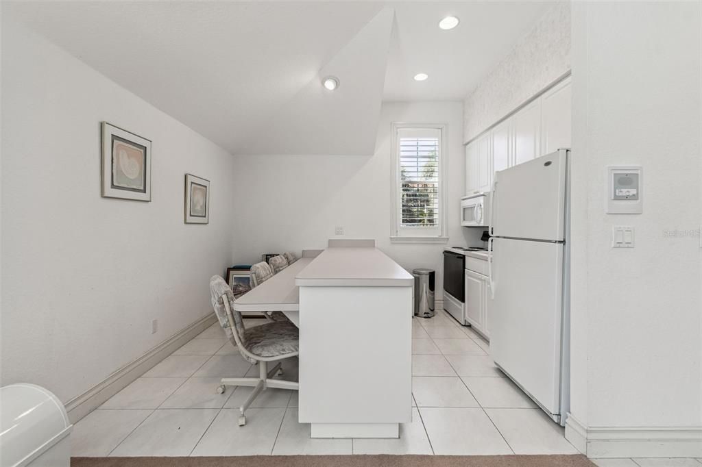 En Venta: $2,299,000 (3 camas, 3 baños, 4950 Pies cuadrados)