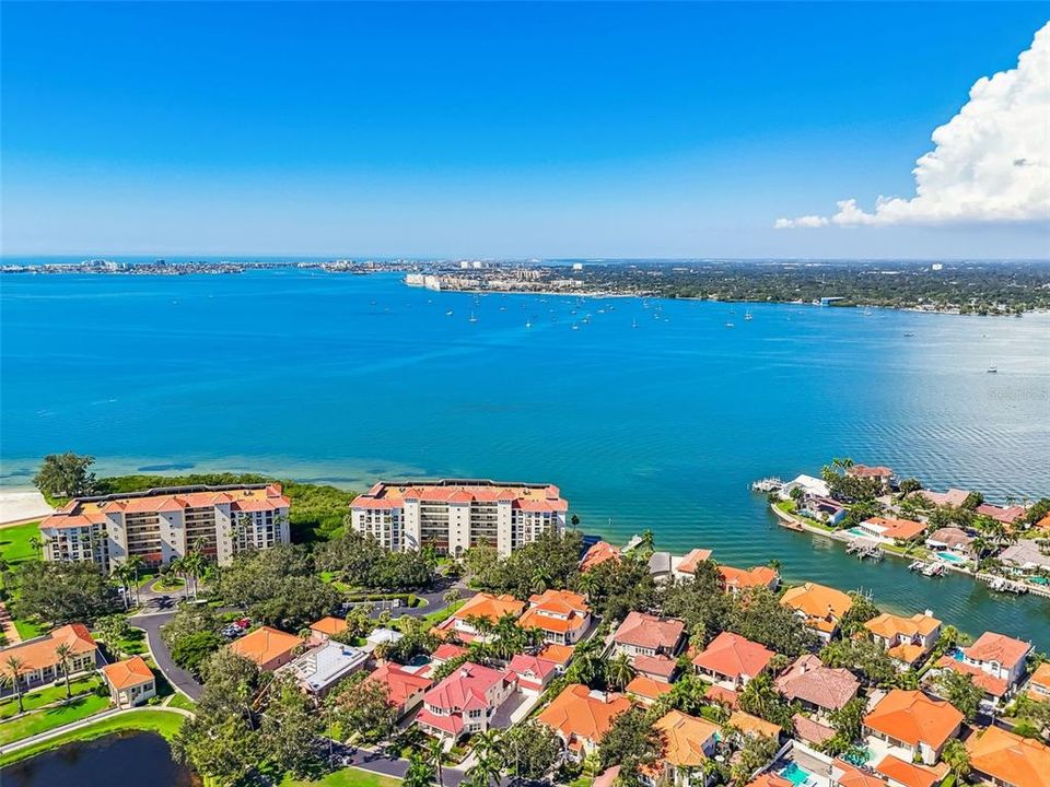 En Venta: $2,299,000 (3 camas, 3 baños, 4950 Pies cuadrados)